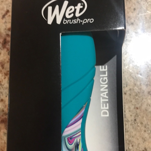 Wet Pro Brush Detangler - Picture 3 of 4